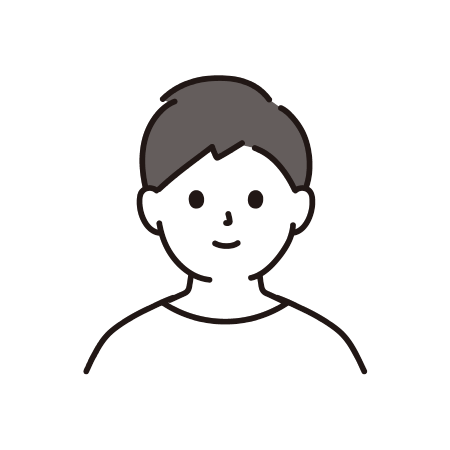 微笑んでいる男性